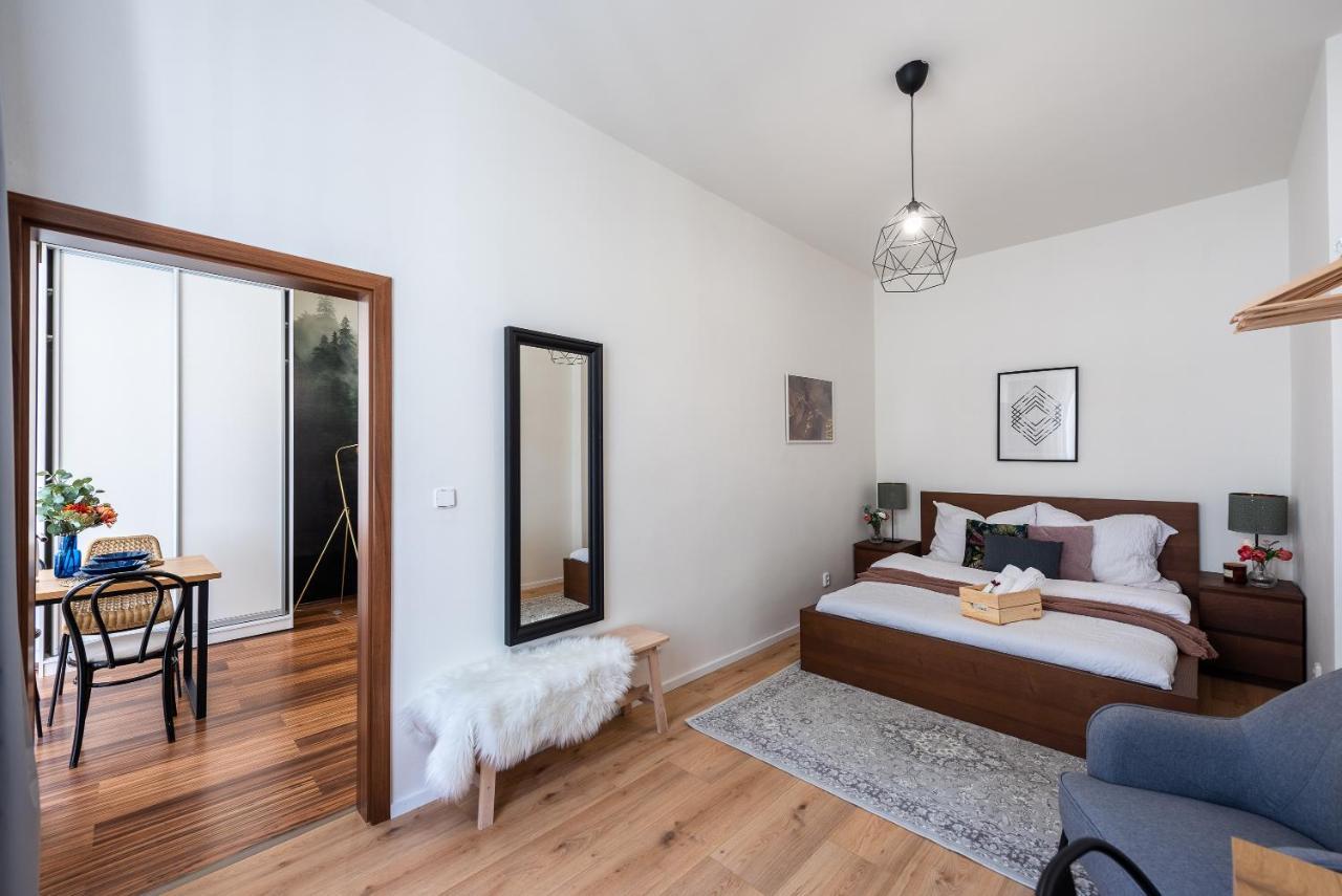 10 Min City Centre 5 People Apartment, Free Coffee 프라하 외부 사진