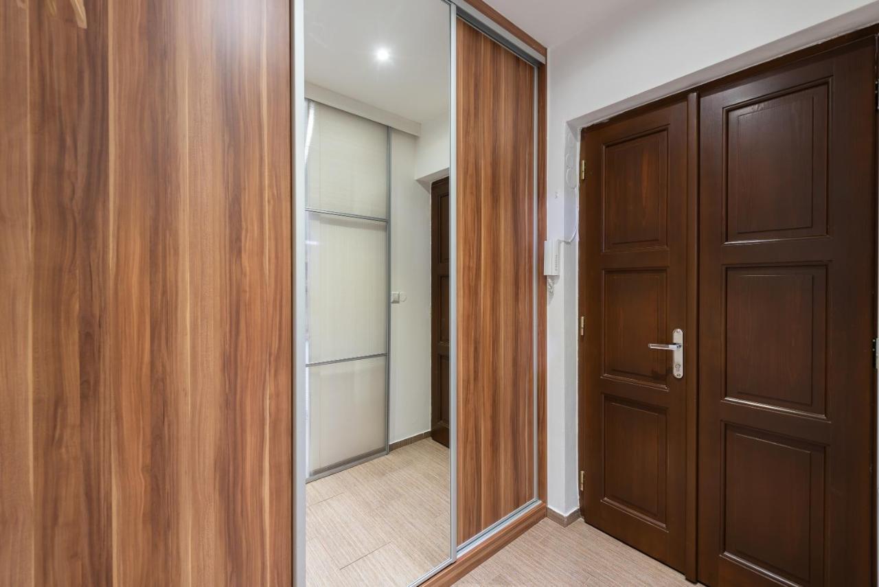 10 Min City Centre 5 People Apartment, Free Coffee 프라하 외부 사진